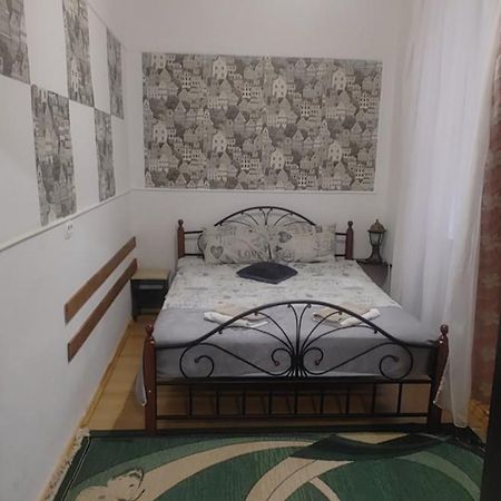 Apartment Near Rynok Square Lviv Eksteriør billede